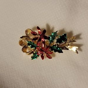Vintage Gerry's Signed Christmas Poinsettia Ivy Gold Tone Brooch Pin Holiday